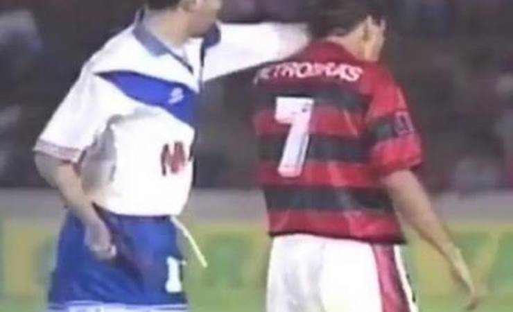 Apolinho lembra briga entre Flamengo e Vélez, em 95: 'Ganhamos e demos dez minutos de porrada'