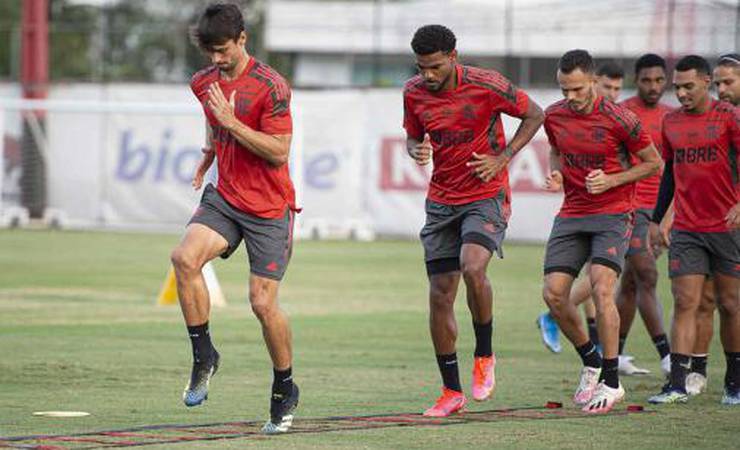 Sem Pedro e Rodrigo Caio, Flamengo divulga relacionados para encarar o Vasco; veja a lista