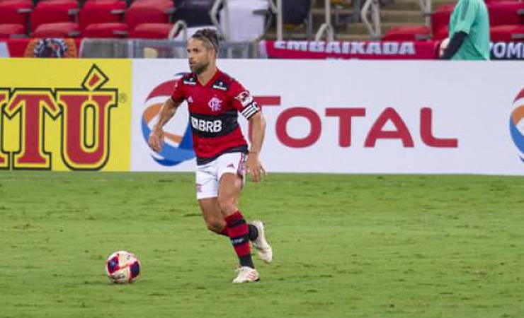 Diego lamenta ausência de Arrascaeta, mas vê revés em clássico por atuação coletiva do Flamengo