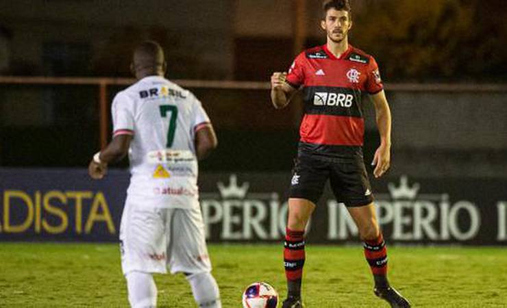 Desatenção? Flamengo sofre com gols em sequência no início das partidas
