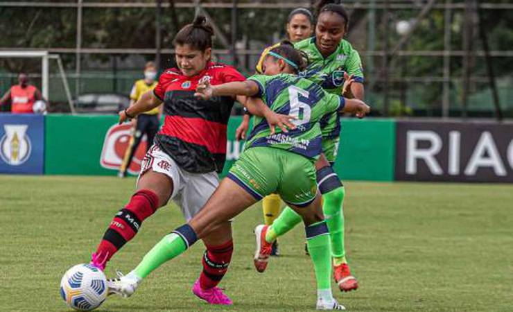 Flamengo sai na frente, mas cede empate para o Minas Brasília na estreia do Brasileirão Feminino