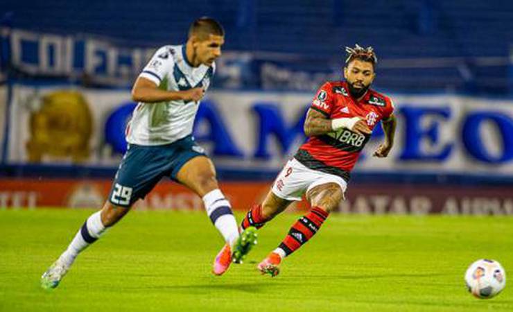 Conmebol abre processo contra o Flamengo por publicidade; manual prevê multa a partir de R$ 270 mil