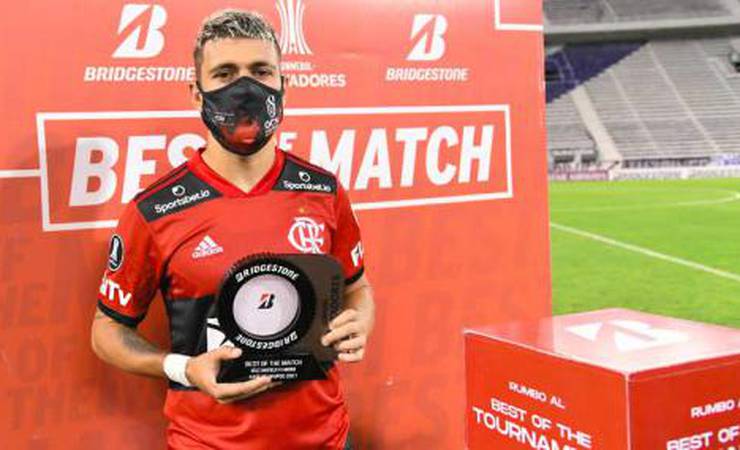 Herói da virada do Flamengo, Arrascaeta elogia grupo na estreia da Libertadores: 'Lutaremos até o final'