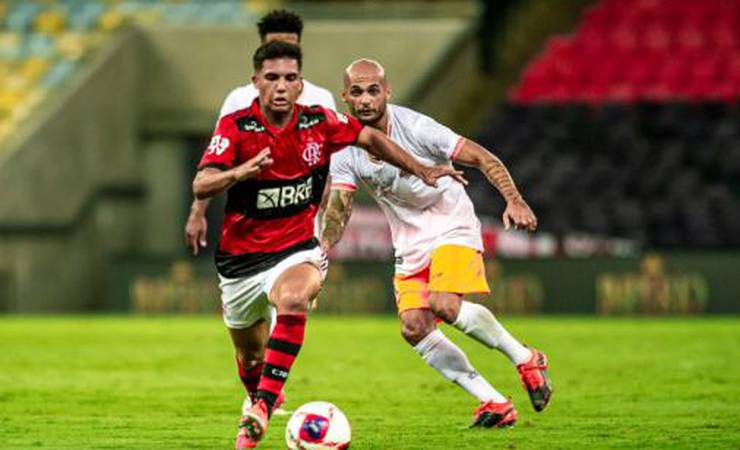 Yuri de Oliveira valoriza período entre os profissionais do Flamengo: 'Evoluí muito como jogador'