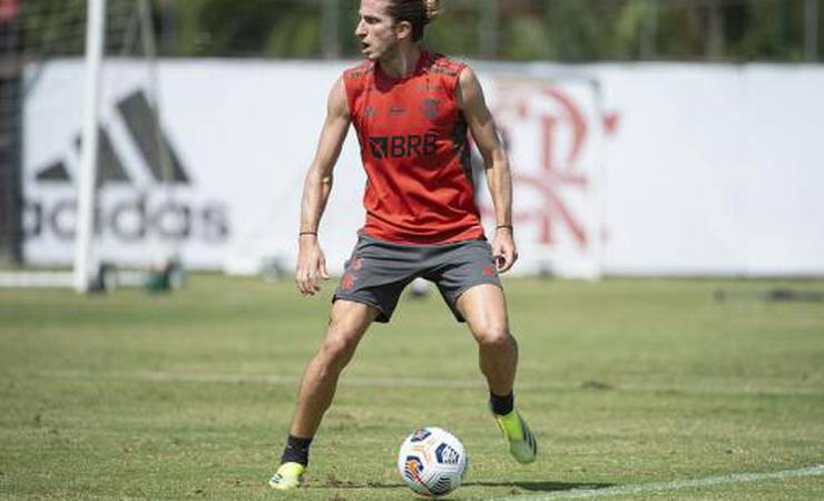 Filipe Luís comenta principal desafio pelo tri brasileiro e cita Cuéllar para tranquilizar saída de Gerson
