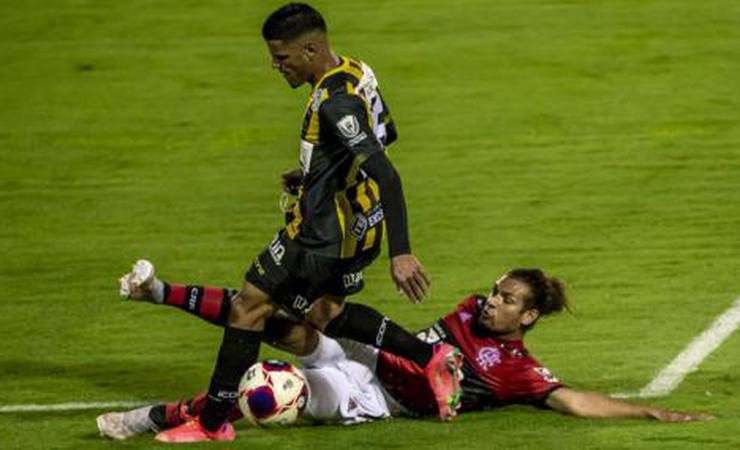 Ferj define arbitragem para a semifinal entre Flamengo e Volta Redonda