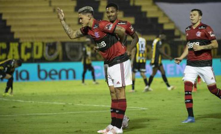 Pedro celebra primeiro jogo com três gols na carreira e divide méritos com os garçons Michael e Arrascaeta