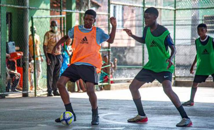 Projeto de captação de talentos do Flamengo realiza segunda seletiva em comunidades do Rio de Janeiro