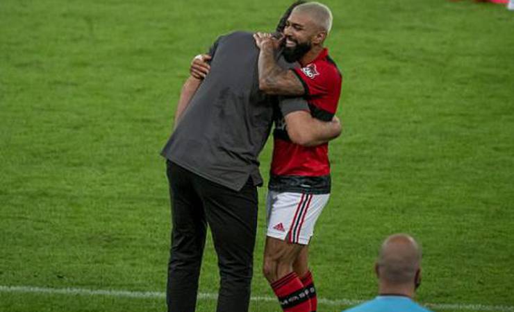 Ceni enaltece a seriedade do Flamengo na semi do Carioca e elogia atitudes de Gabigol como capitão