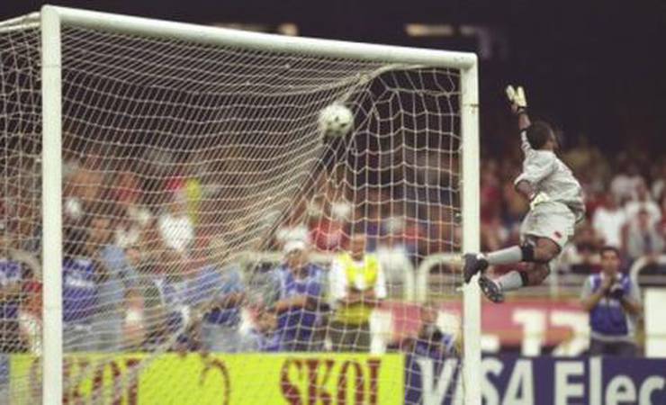 Petkovic relembra final do Carioca de 2001 entre Flamengo e Vasco: 'Se não fosse o Zagallo, não teria jogado'