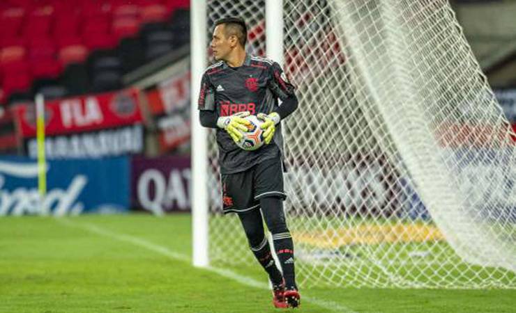 Diego Alves celebra retorno aos gramados e vê espaço para evolução no Flamengo: 'Sempre pode melhorar'