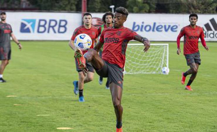 Com visita de Kenedy, Flamengo se reapresenta e inicia a preparação para enfrentar o Palmeiras