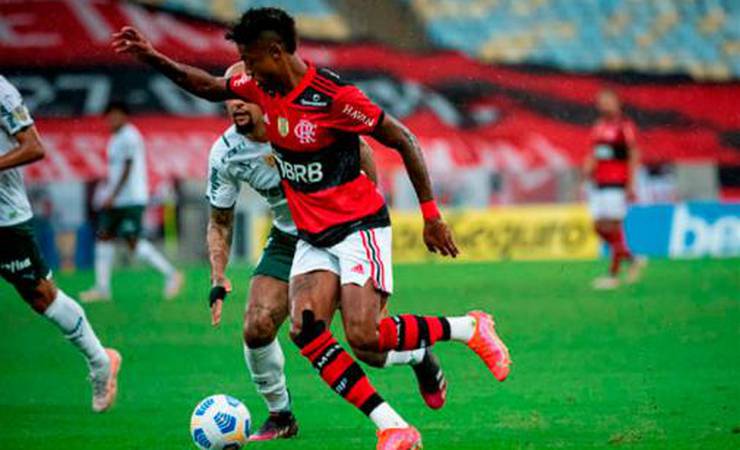 Bruno Henrique celebra assistência para Pedro em vitória do Flamengo: 'É a minha jogada característica'