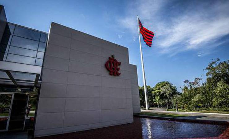 Elenco do Flamengo se reapresenta no CT; um atleta testa positivo para Covid-19