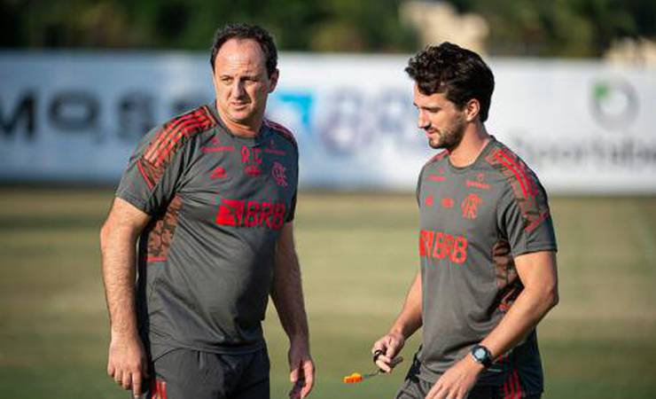 Recuperado da Covid-19, Rogério Ceni se reapresenta ao Flamengo e comanda treino no Ninho
