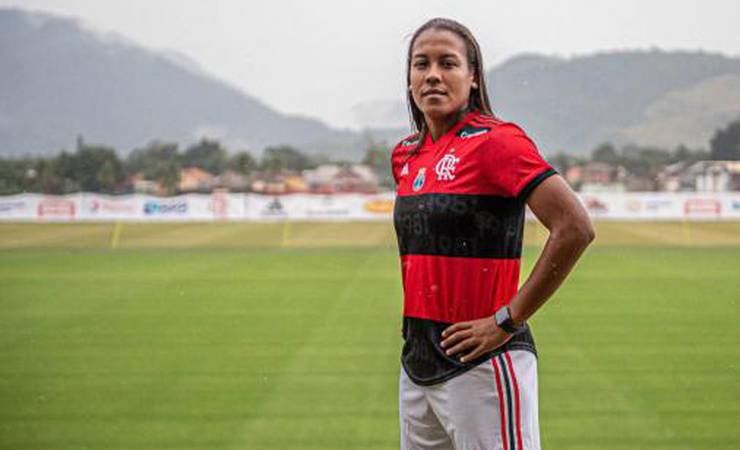 Após passagem na Europa, Rayanne celebra retorno ao Flamengo: 'É meu time do coração'