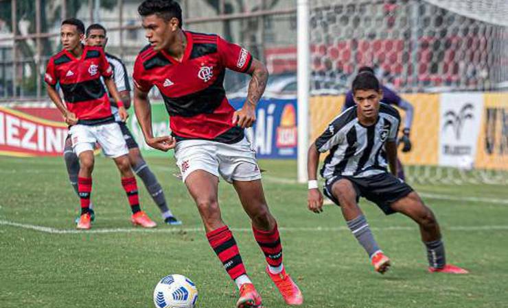 Brasileirão Sub-17: Flamengo vence o Botafogo na Gávea e mantém 100% de aproveitamento