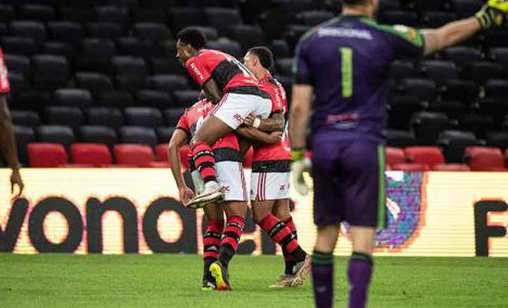 Flamengo emplaca cinco jogadores na seleção da 3ª rodada do Brasileiro; Vitinho é o 'cara'