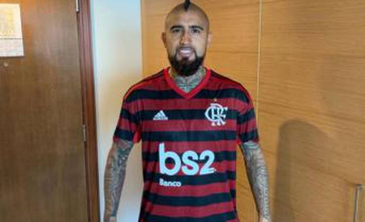 Arturo Vidal, do Chile, publica vídeo comemorando gol do Flamengo na Copa do Brasil e agita rubro-negros