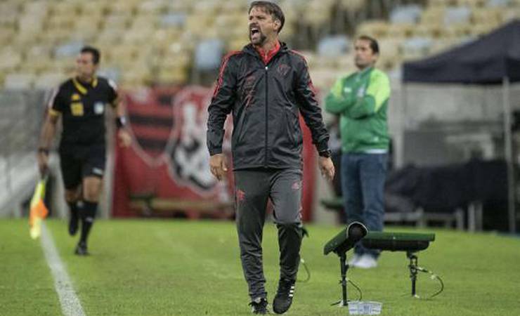Mauricio Souza elogia Matheuzinho e destaca postura do Flamengo: 'Todos os jogadores se doando'