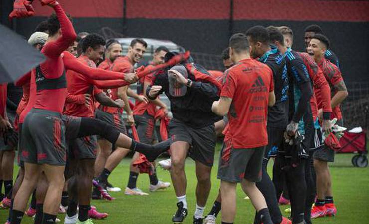 Titulares vão a campo no Ninho do Urubu, e Flamengo segue preparação de olho no Cuiabá