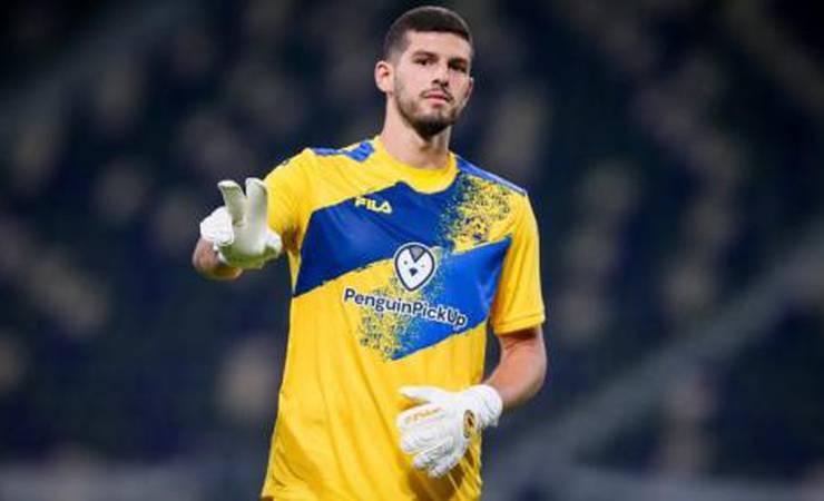 Revelado no Flamengo, goleiro Daniel Tenenbaum renova por mais dois anos com o Maccabi Tel Aviv