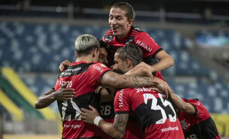 Flamengo oscila, mas vence duelo inédito contra o Cuiabá e salta na tabela do Brasileirão