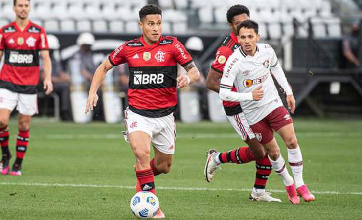 Al Ain, dos Emirados Árabes, faz proposta por João Gomes, do Flamengo