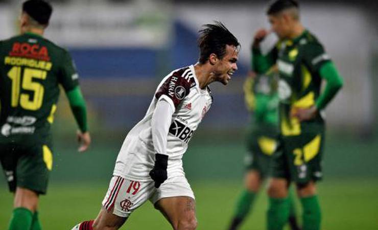 Flamengo vai mal na estreia de Renato, mas bate o Defensa y Justicia e fica em vantagem na Libertadores