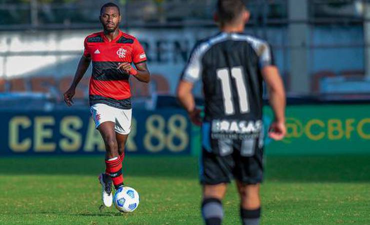Clube da Áustria sinaliza interesse no zagueiro Otávio, do Flamengo