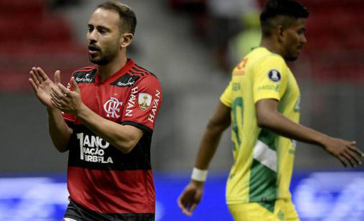 Everton Ribeiro celebra vaga nas quartas e nova marca pessoal no Flamengo: 'Uma honra imensa'