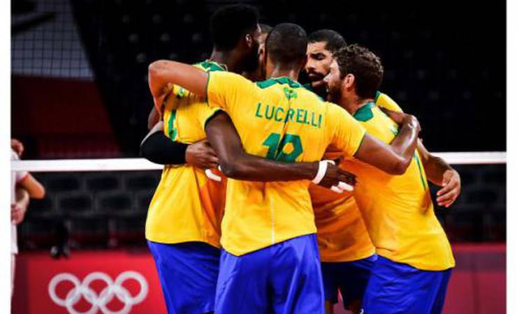 Brasil oscila, Douglas entra, time melhora e bate a Tunísia na estreia do vôlei nos Jogos Olímpicos