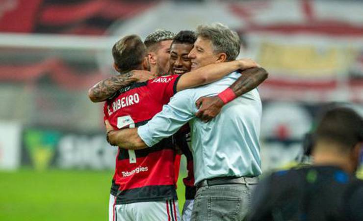 Renato Gaúcho elogia elenco e vibra com nova goleada do Flamengo: 'Dá tranquilidade para trabalhar'