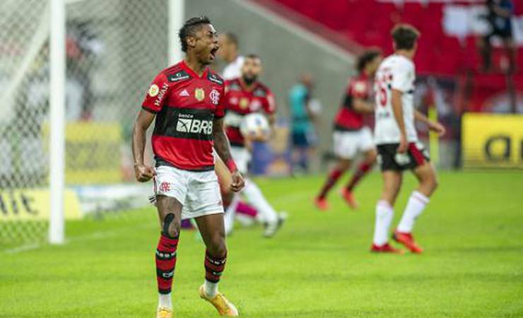 Autor de três gols, Bruno Henrique fala sobre recuperação e comemora vitória do Flamengo: 'Muito feliz'