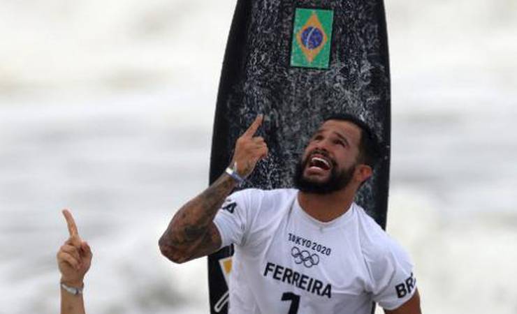 Flamengo parabeniza o rubro-negro Ítalo Ferreira pela medalha de ouro no surfe: 'Muito orgulho de você!'