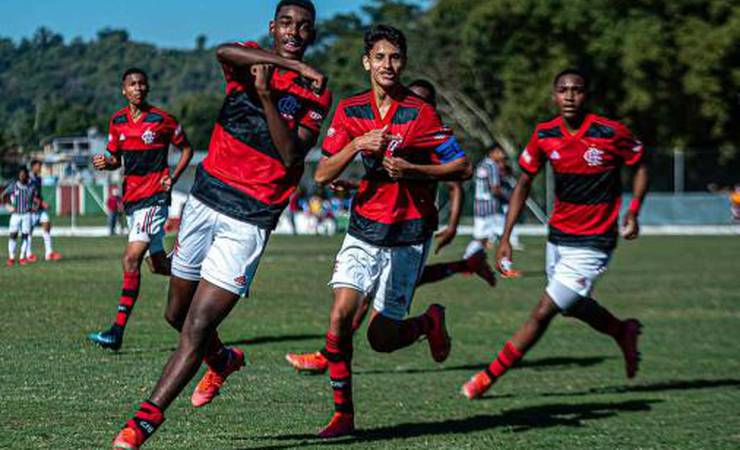 Por prêmio para geração afetada pela pandemia, Flamengo encara o Flu em busca do título da Copa Rio Sub-15