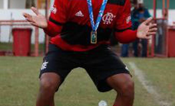 Após título da Copa Rio pelo Flamengo, garoto do Ninho projeta Carioca Sub-15