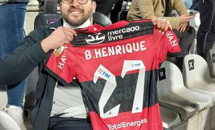Torcedor do Olímpia que ganhou camisa de Bruno Henrique conta o que falou com jogador do Flamengo