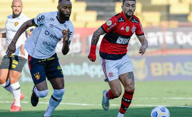 Arrascaeta se diz feliz, mas evita dar detalhes sobre renovação após vitória: 'Fica entre eu e o Flamengo'