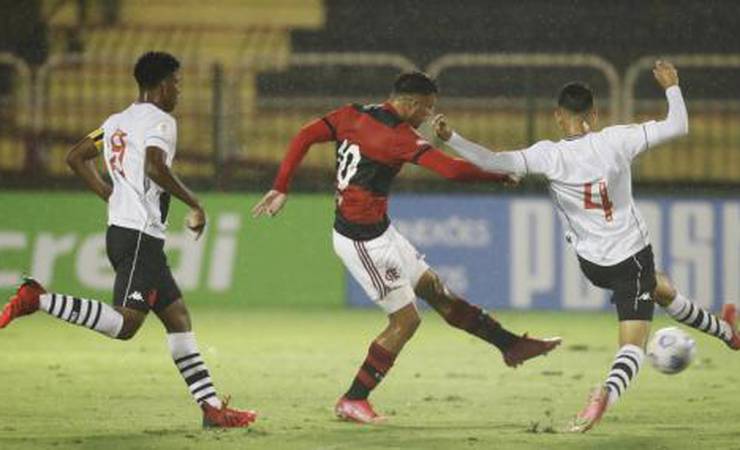 Com golaços, Flamengo vence o Vasco, reverte vantagem e é bicampeão do Brasileiro Sub-17