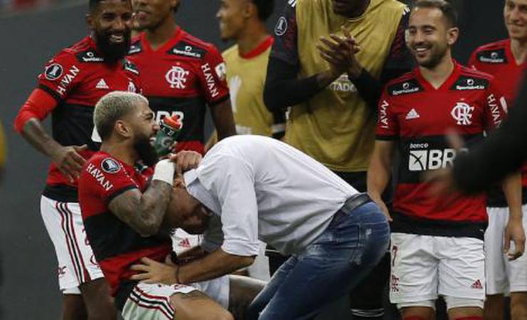Renato dispensa status de favorito e elogia Gabigol: 'É um dos jogadores que garante o emprego do treinador'
