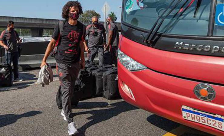 Jogadores do Flamengo são vacinados contra Covid-19 após parceria com o Governo do Rio