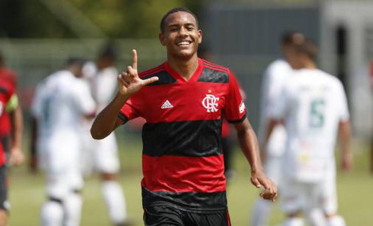 Flamengo goleia Portuguesa por 7 a 0 na Taça Guanabara sub-15; equipe sub-17 também vence