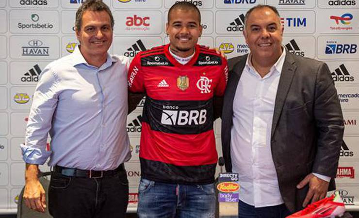 Braz adota mistério em coletiva e é direto ao responder sobre David Luiz no Flamengo: 'Pouco provável'