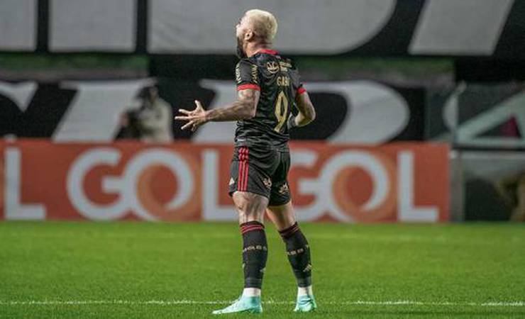 Gabigol supera Luis Fabiano no ranking dos maiores artilheiros dos pontos corridos