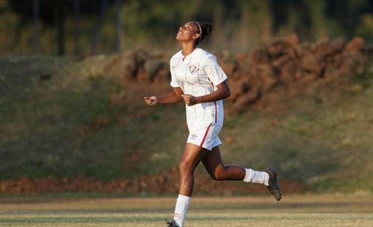 Núbia pede liberação do Fluminense e vai reforçar o time feminino do Flamengo