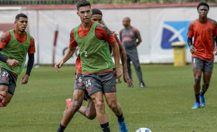 Novidade do Flamengo em 2022, garoto do Ninho valoriza chance no time principal: 'Muito importante'
