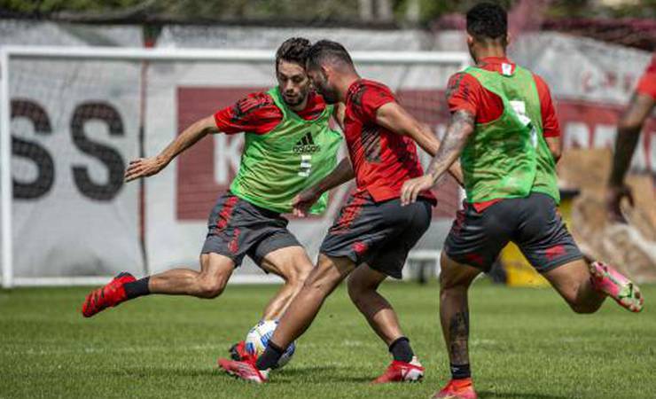 VÍDEO: veja como foi o primeiro treino completo de Rodrigo Caio junto com o elenco do Flamengo