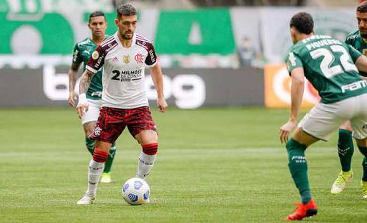 Exame constata estiramento na região posterior da coxa esquerda de Arrascaeta, do Flamengo