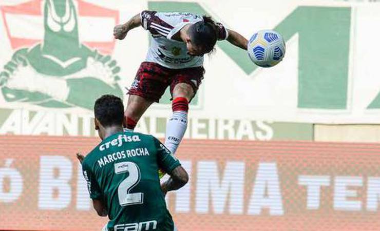 Michael, do Flamengo, fala sobre gol de cabeça contra o Palmeiras e revela: 'A gente treinou isso'